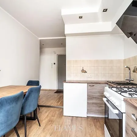 2 Bedrooms Apartment, 2 Balconies, Free Parking شقة تالين