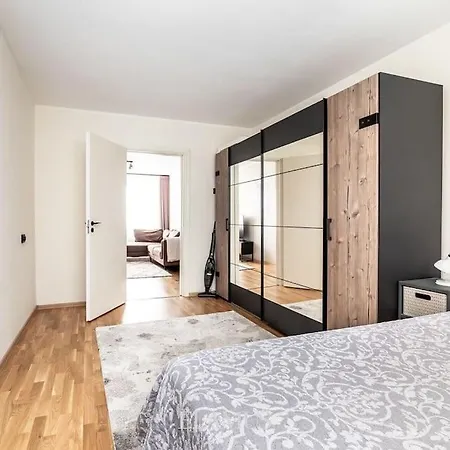 Apartamento 2 Bedrooms Apartment, 2 Balconies, Free Parking